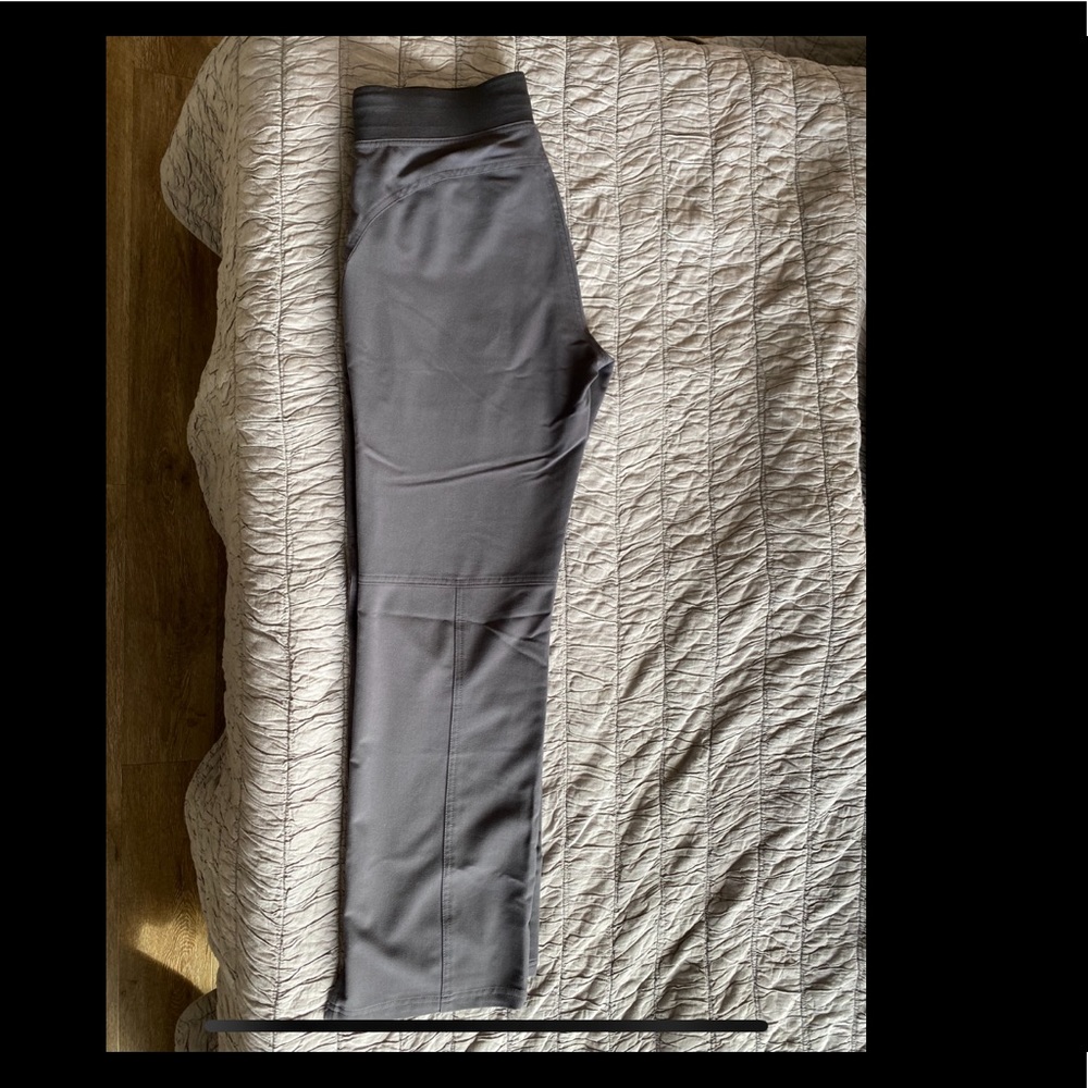 Figs kade charcoal scrub pants, small petite